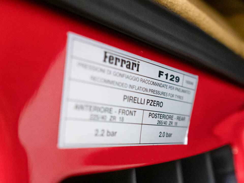 Imagen 34/39 de Ferrari F 355 Berlinetta (1997)