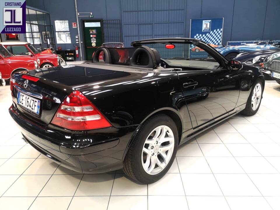 Image 5/72 de Mercedes-Benz SLK 200 Kompressor (2003)