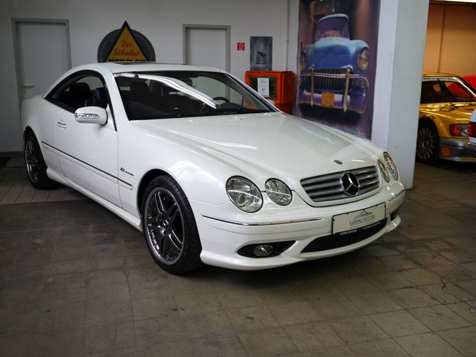 Image 2/37 of Mercedes-Benz CL 65 AMG (2005)