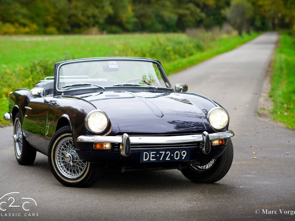 Image 14/60 of Triumph Spitfire Mk III (1970)