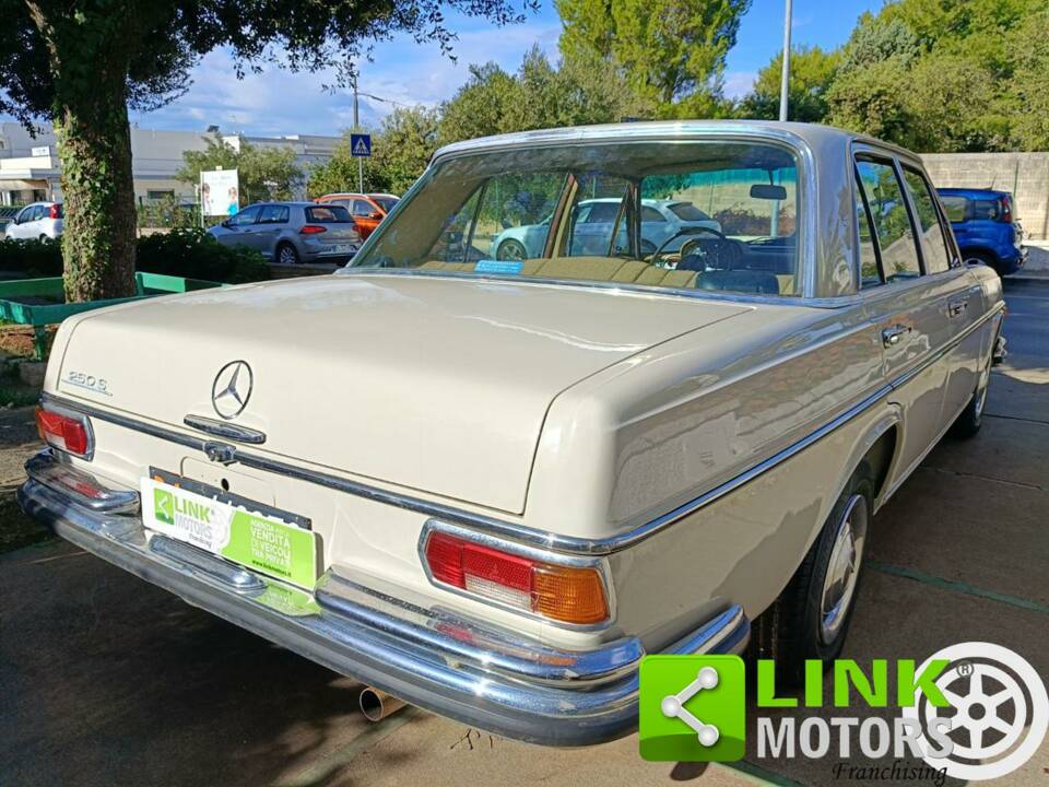 Image 5/10 de Mercedes-Benz 250 S (1967)