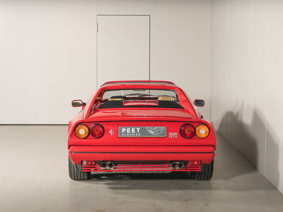 Afbeelding 5/32 van Ferrari 328 GTS (1985)