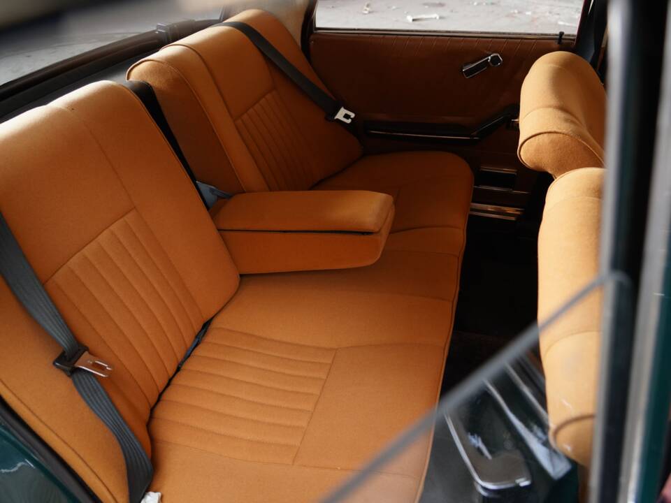 Image 39/83 of Alfa Romeo 1750 Berlina (1970)