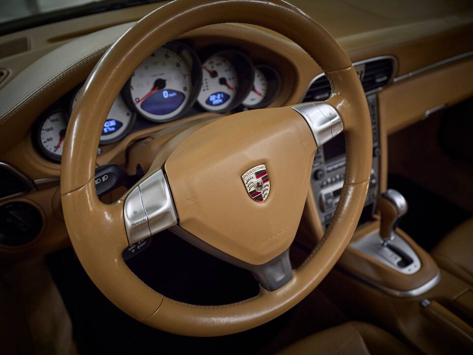 Bild 68/78 von Porsche 911 Carrera 4S (2006)