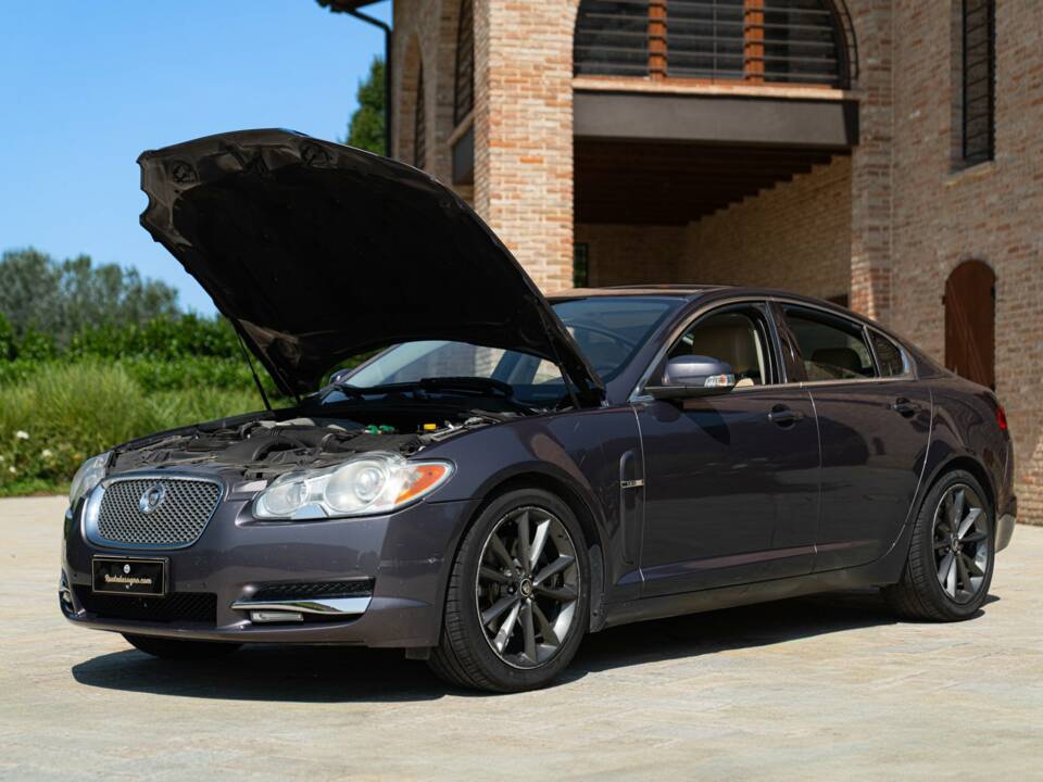 Immagine 50/50 di Jaguar XF 3.0 D-S (2008)