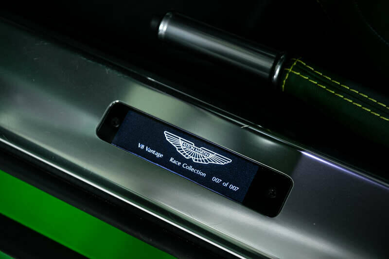 Immagine 14/43 di Aston Martin V8 Vantage (2010)