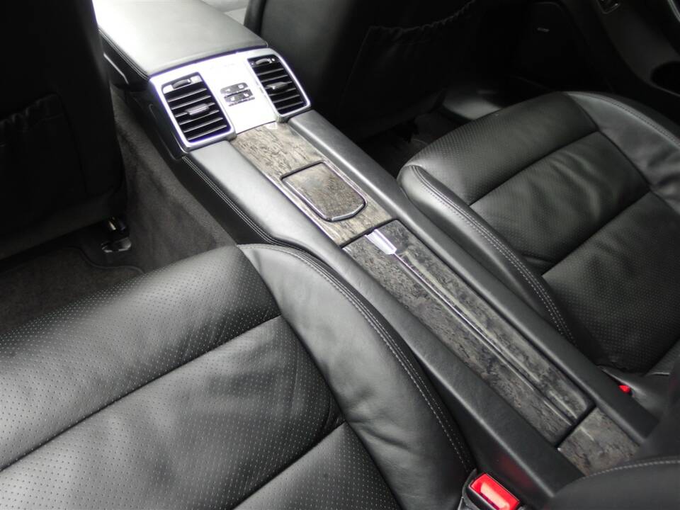 Immagine 80/99 di Porsche Panamera Turbo (2009)