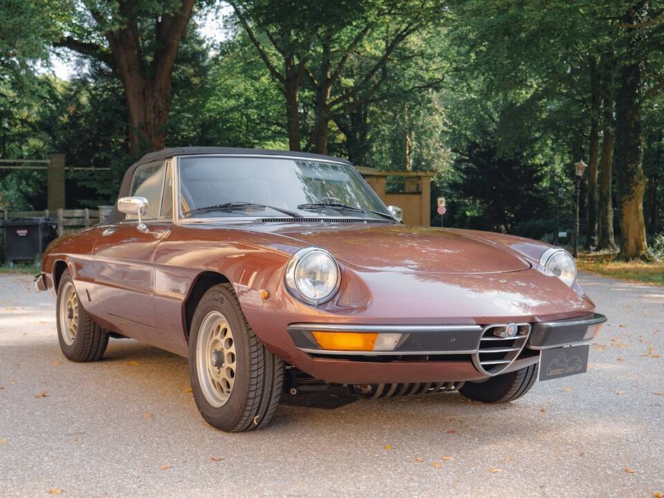 Image 33/34 of Alfa Romeo 2000 Spider Veloce (1980)