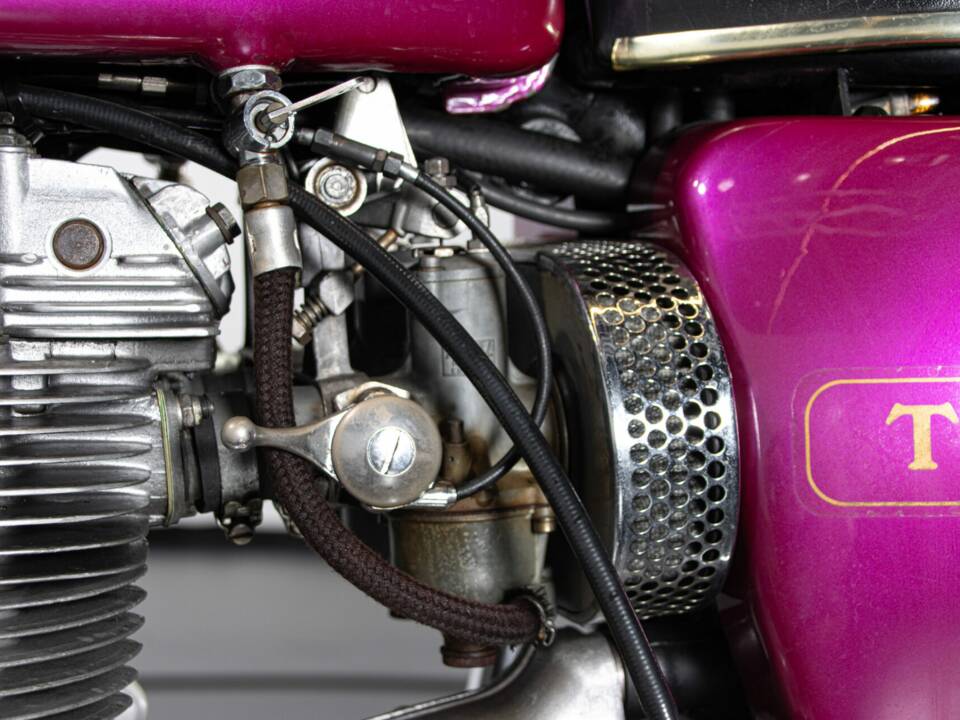 Image 48/50 de Triumph T 150 V Trident (1974)