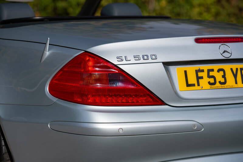 Image 22/50 of Mercedes-Benz SL 500 (2003)