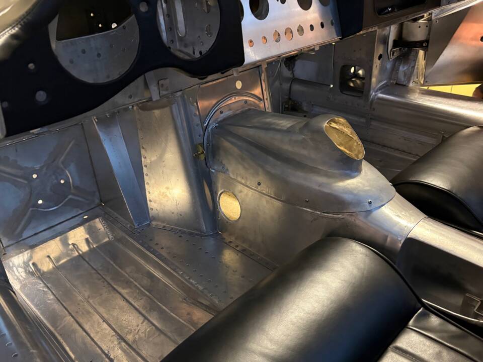 Imagen 12/13 de Jaguar E-Type 4.2 (1965)