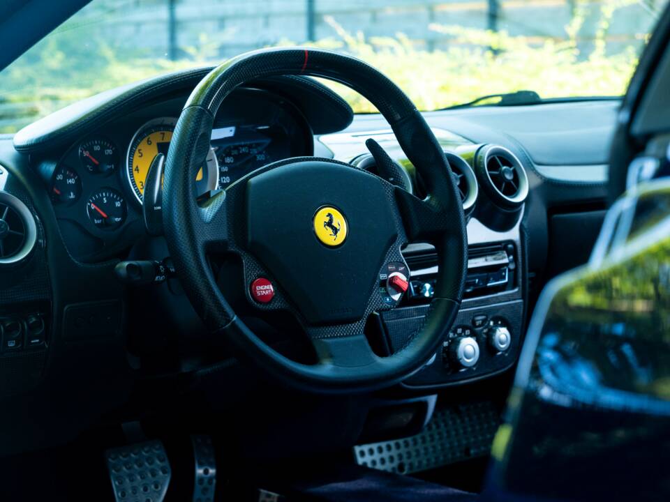 Bild 30/36 von Ferrari F 430 (2005)