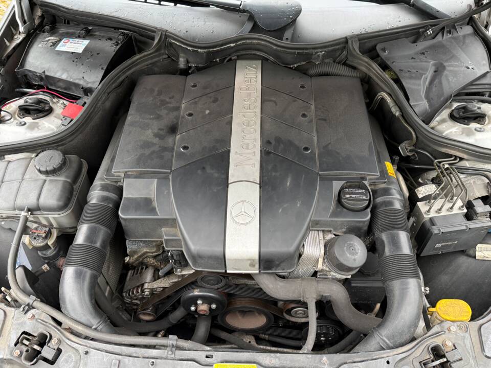 Image 11/27 of Mercedes-Benz CLK 320 (2002)