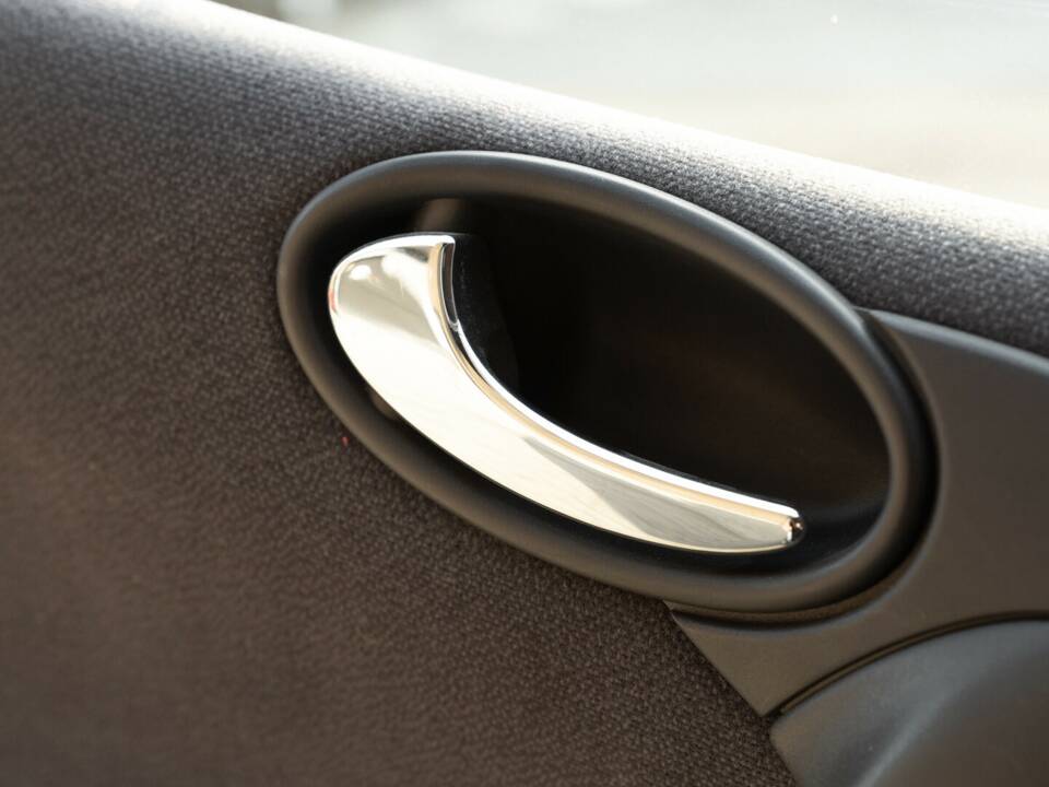 Image 20/41 of Mercedes-Benz A 160 "F1 Häkkinen Edition" (1999)