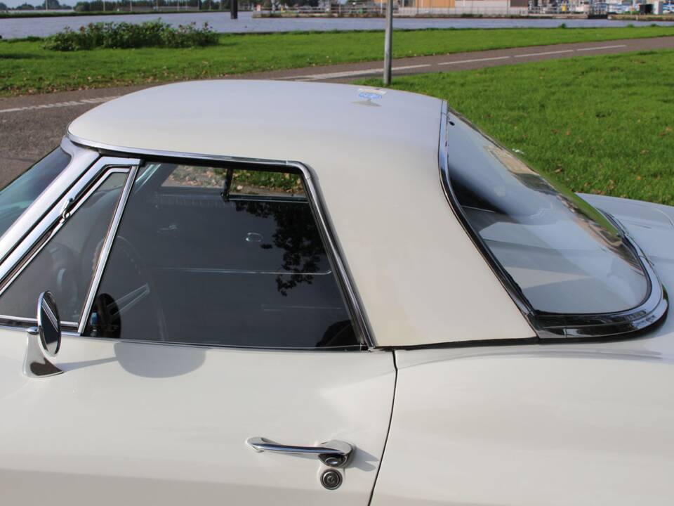 Bild 21/30 von Chevrolet Corvette Sting Ray Convertible (1964)