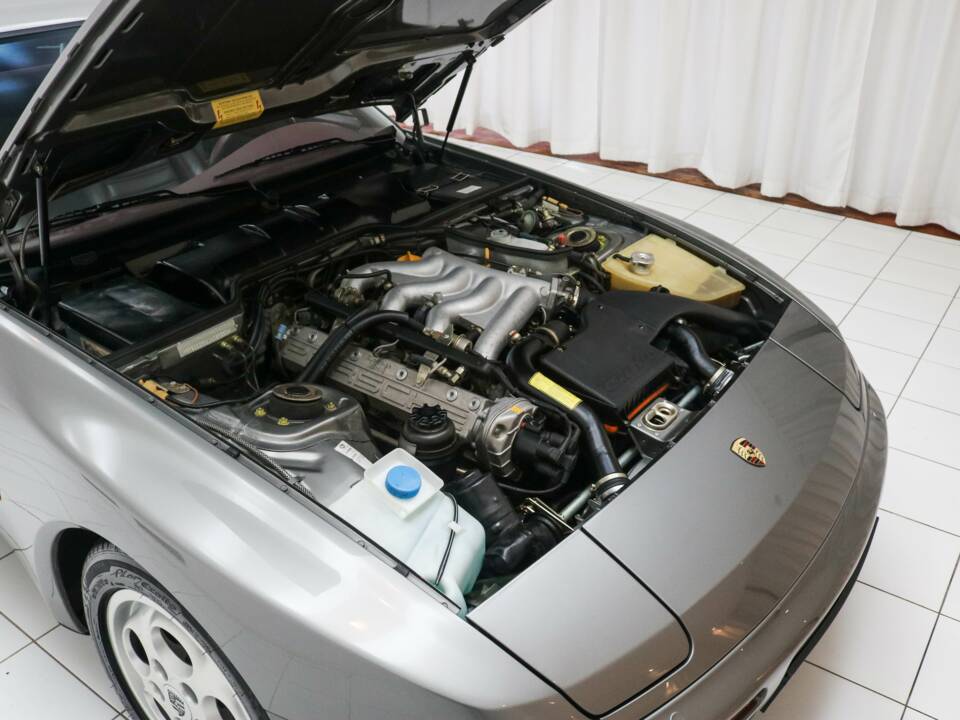 Bild 12/19 von Porsche 944 Turbo (1988)