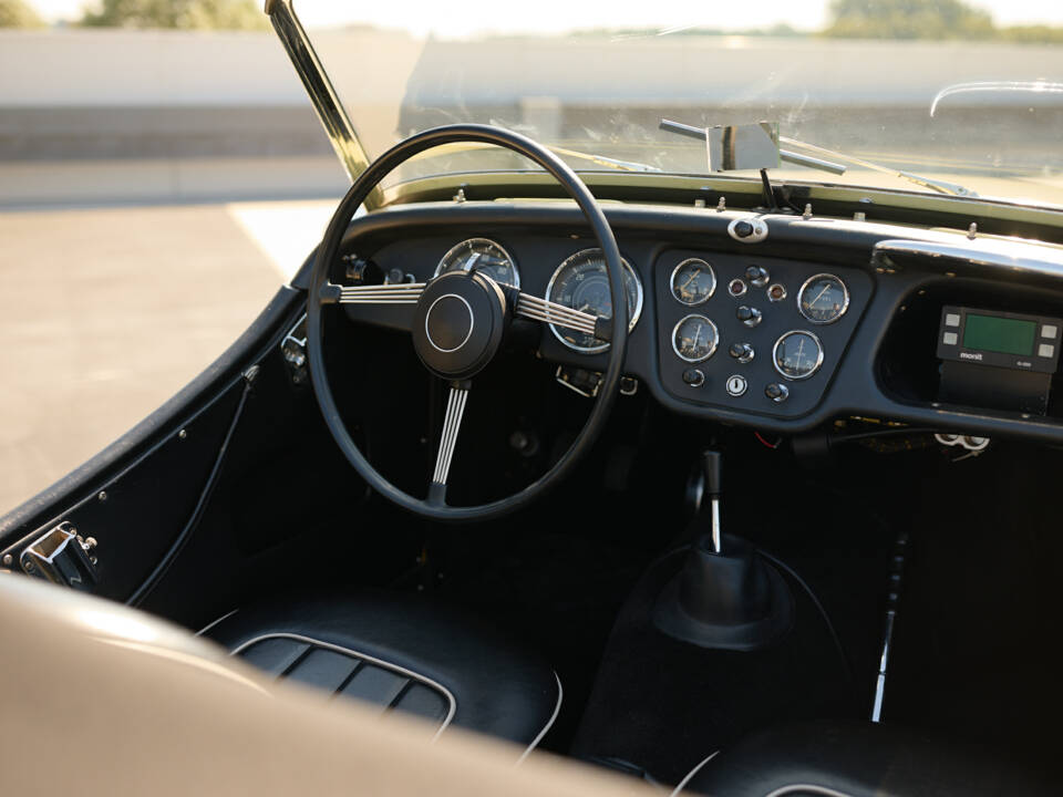 Image 74/89 of Triumph TR 3 (1956)