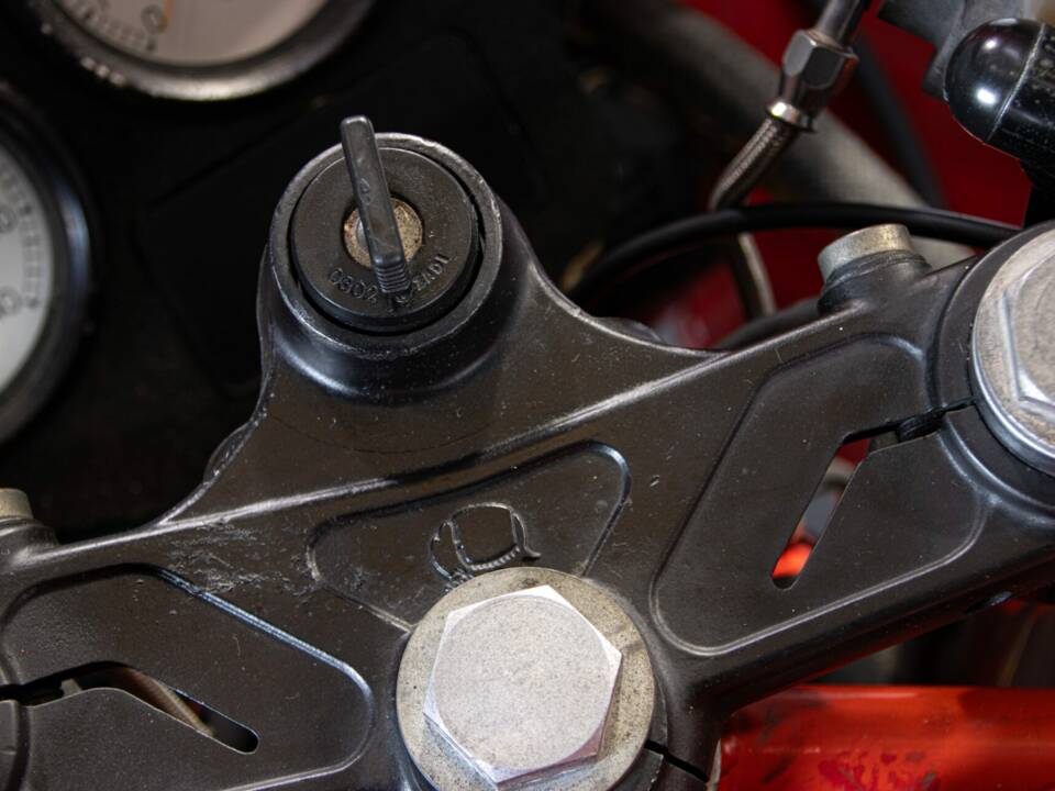 Bild 25/50 von Ducati 750 Sport (1986)