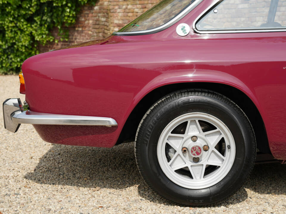 Afbeelding 37/50 van Alfa Romeo 2000 GTV (1971)