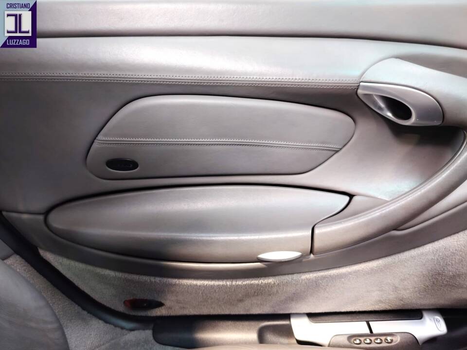 Bild 28/93 von Porsche 911 Carrera 4 (1998)