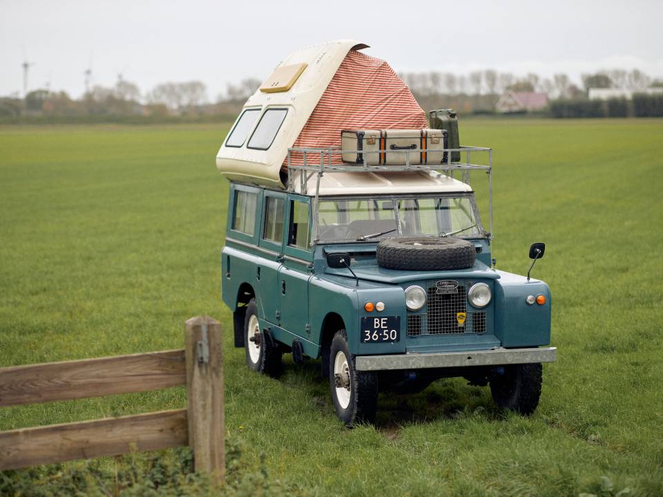 Image 8/69 of Land Rover 109 (1962)