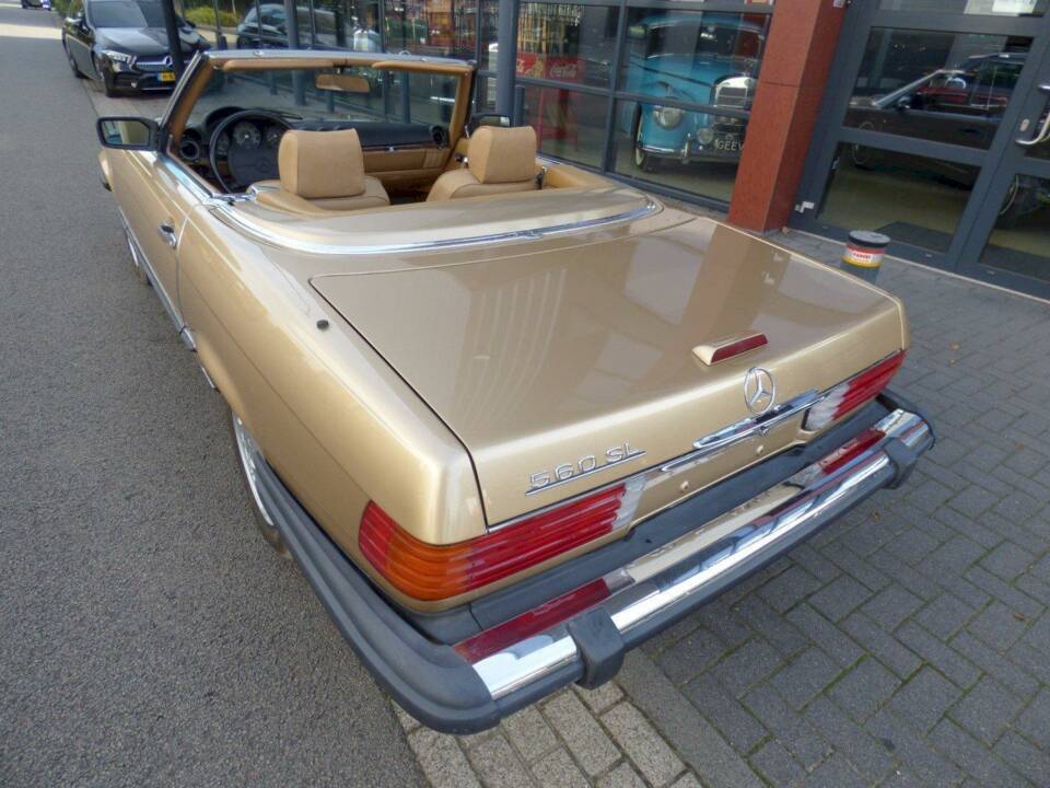 Image 10/36 of Mercedes-Benz 560 SL (1988)