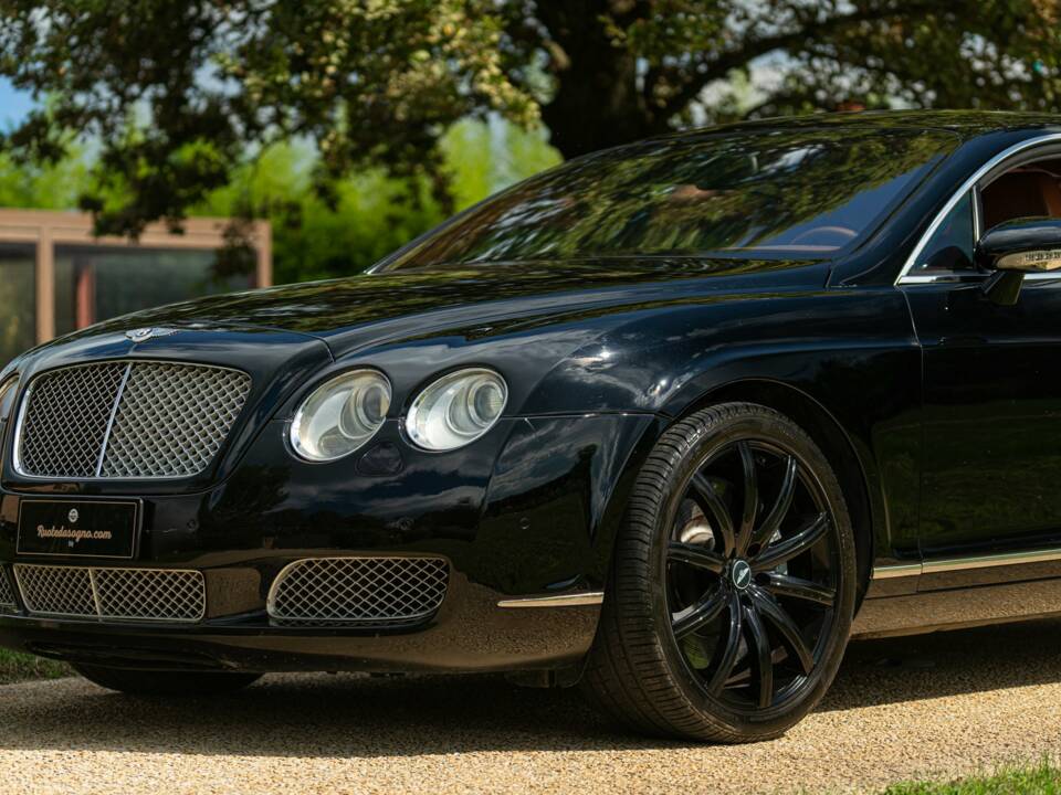 Image 17/50 of Bentley Continental GT (2004)