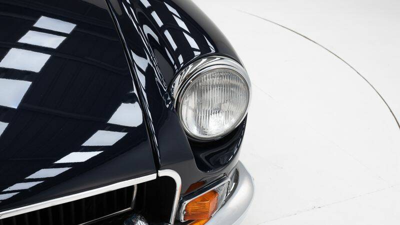 Image 11/15 of MG MGB (1972)
