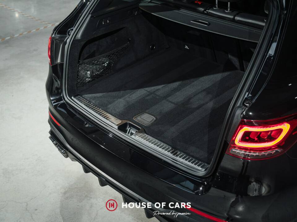 Image 13/23 of Mercedes-Benz GLC 63 S AMG 4MATIC+ (2020)