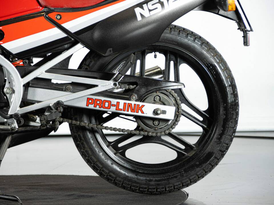 Image 21/50 of Honda NS 125F (1985)