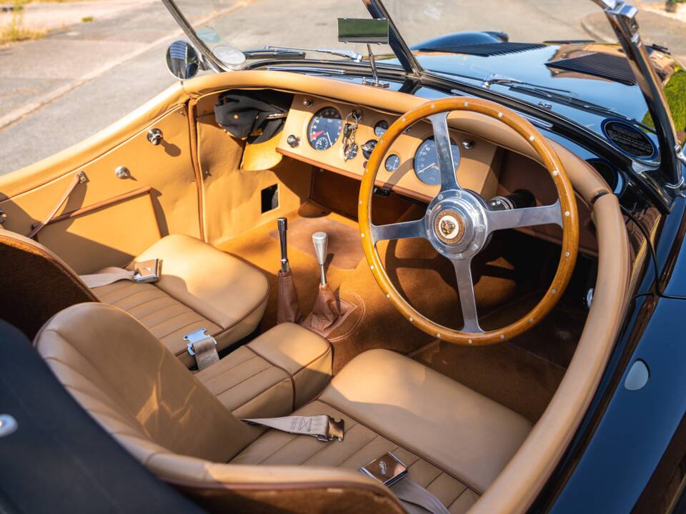 Immagine 8/50 di Jaguar XK 120 OTS (1952)