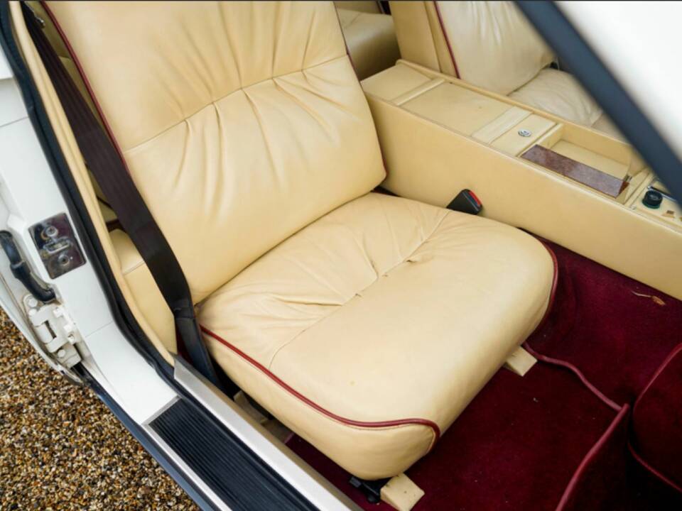 Image 12/28 of Aston Martin Lagonda (1982)