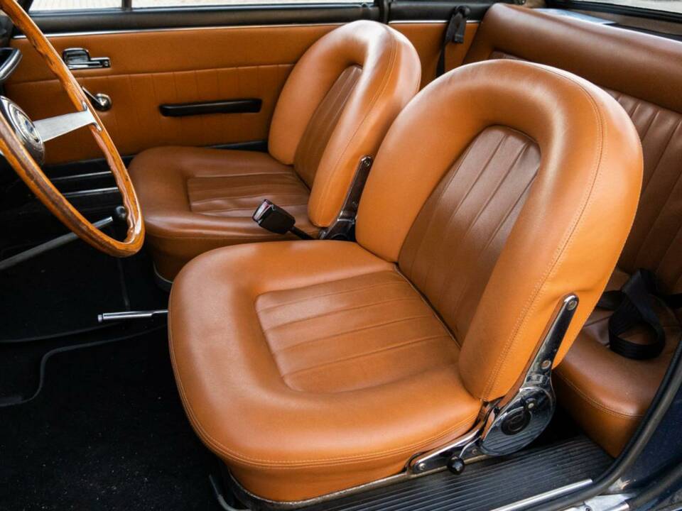 Bild 13/21 von Lancia Fulvia Coupe Rallye (1969)