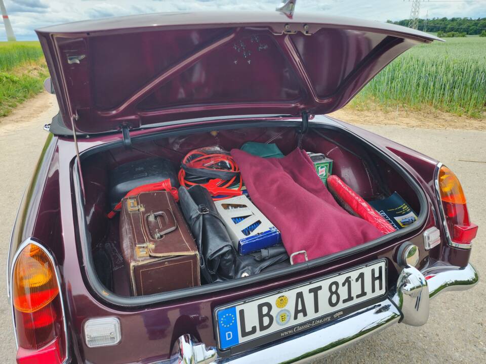 Image 13/55 of MG MGB (1969)