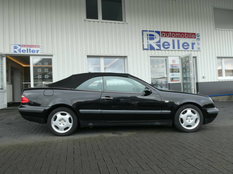 Afbeelding 7/16 van Mercedes-Benz CLK 320 (1999)