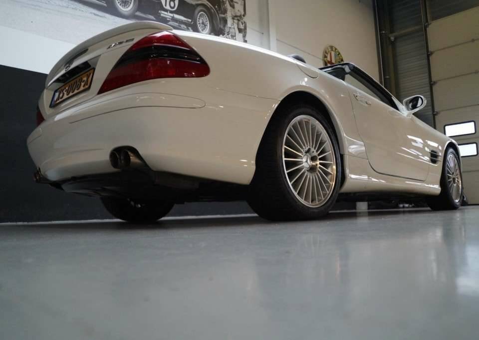 Image 37/50 of Mercedes-Benz SL 500 (2005)