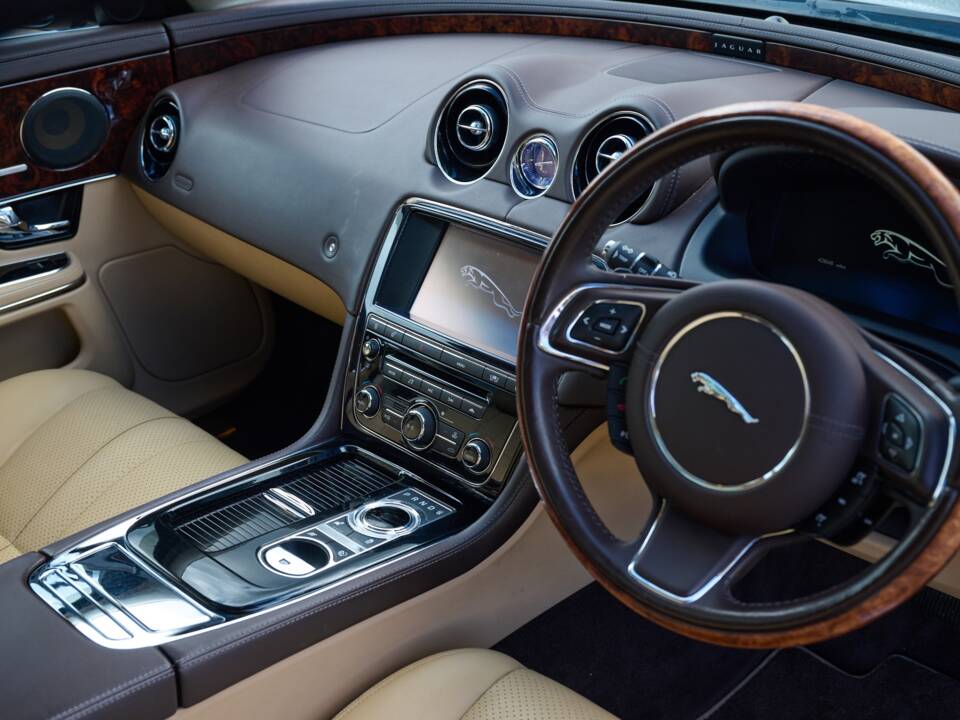 Bild 4/50 von Jaguar XJ 5.0 (2010)