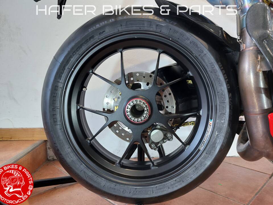 Bild 33/56 von Ducati 1098 R (2009)