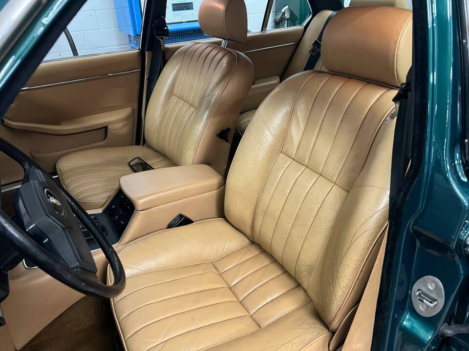 Bild 7/24 von Jaguar Sovereign H.E. V12 (1983)