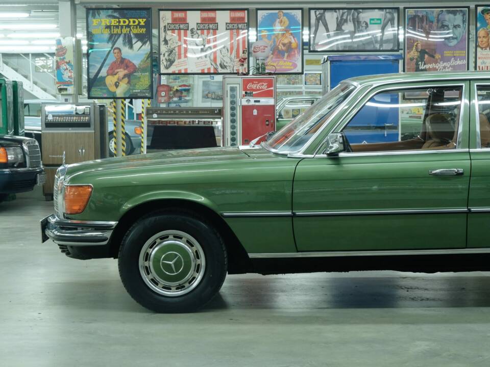 Image 4/50 de Mercedes-Benz 350 SE (1975)