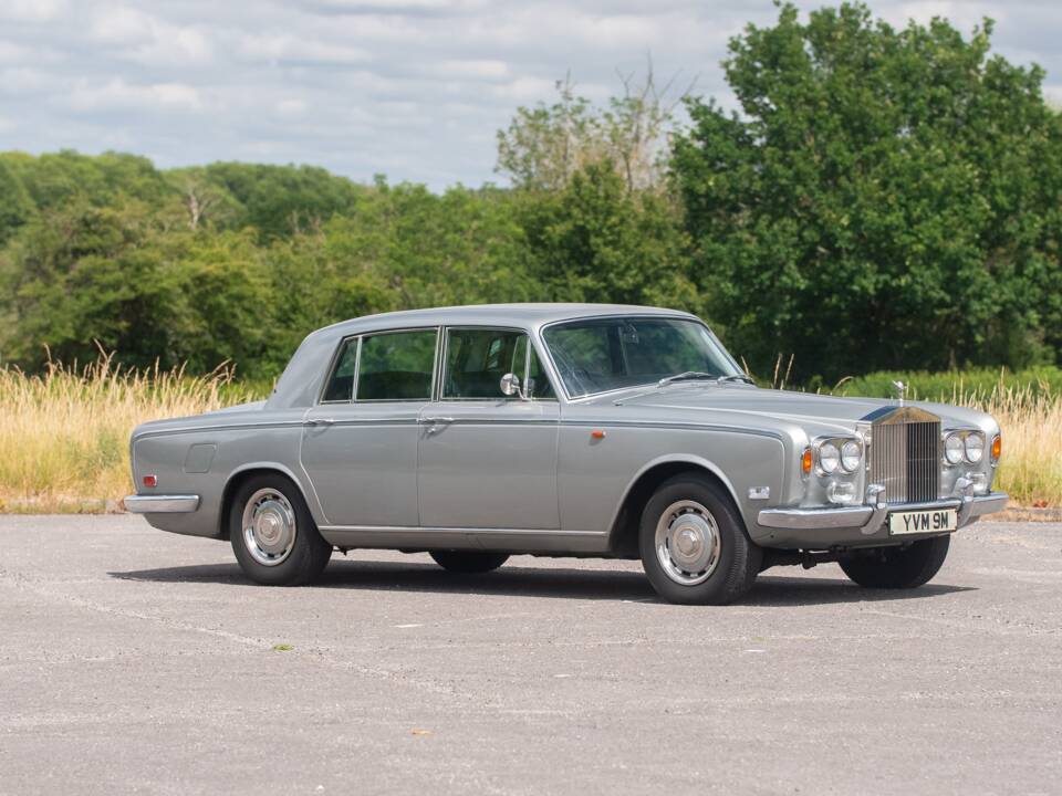 Image 11/50 of Rolls-Royce Silver Shadow I (1973)
