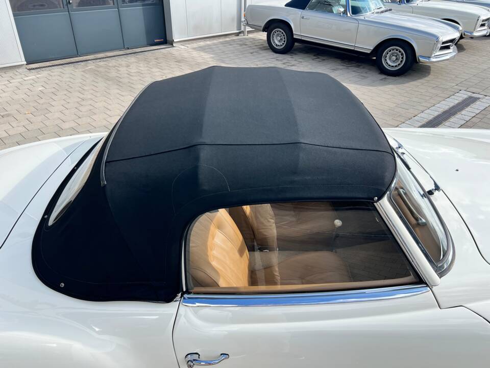 Afbeelding 15/28 van Mercedes-Benz 190 SL (1960)