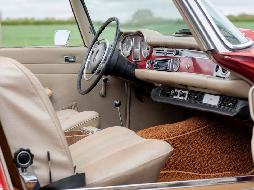 Image 4/18 of Mercedes-Benz 280 SL (1970)