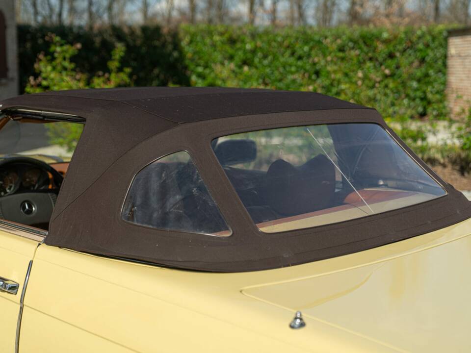 Image 22/50 de Mercedes-Benz 450 SL (1977)