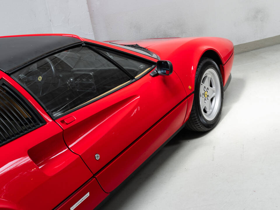 Bild 24/38 von Ferrari 328 GTS (1987)