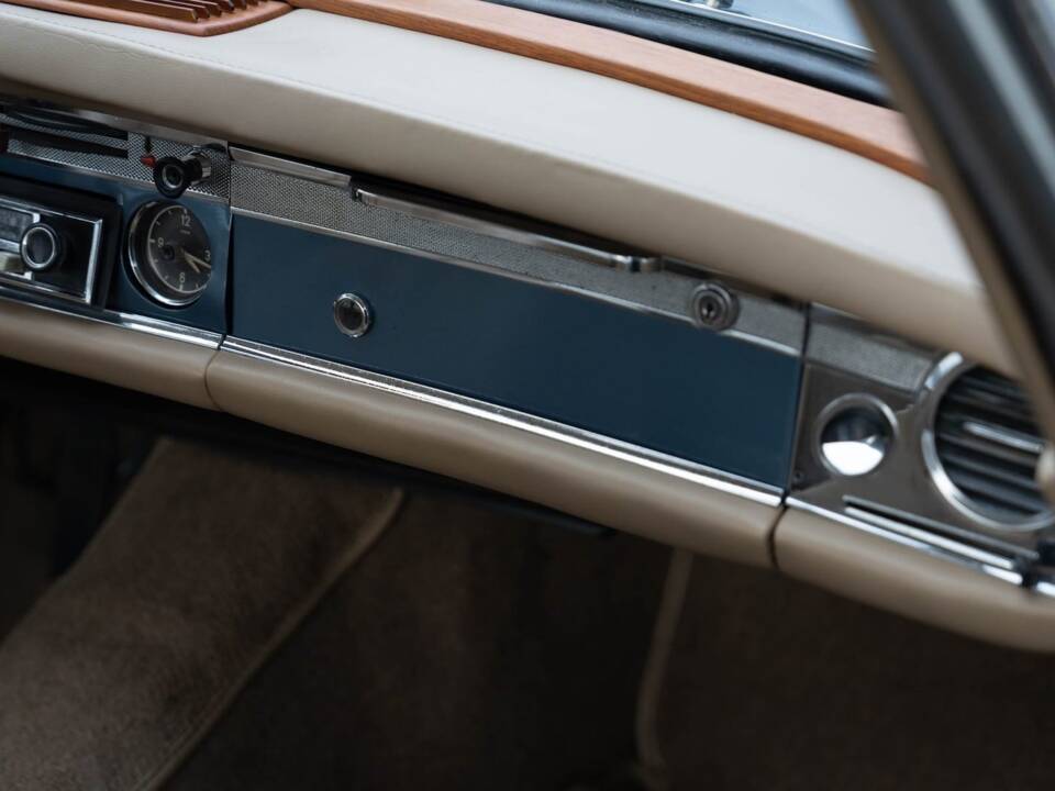 Immagine 47/93 di Mercedes-Benz 230 SL (1965)