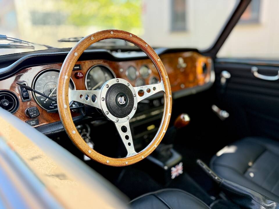 Image 18/24 de Triumph TR 6 (1973)