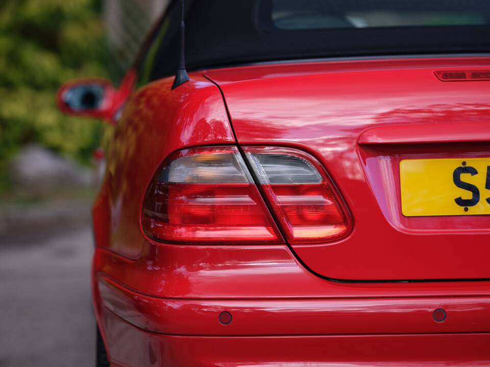 Image 39/43 of Mercedes-Benz CLK 320 (1999)
