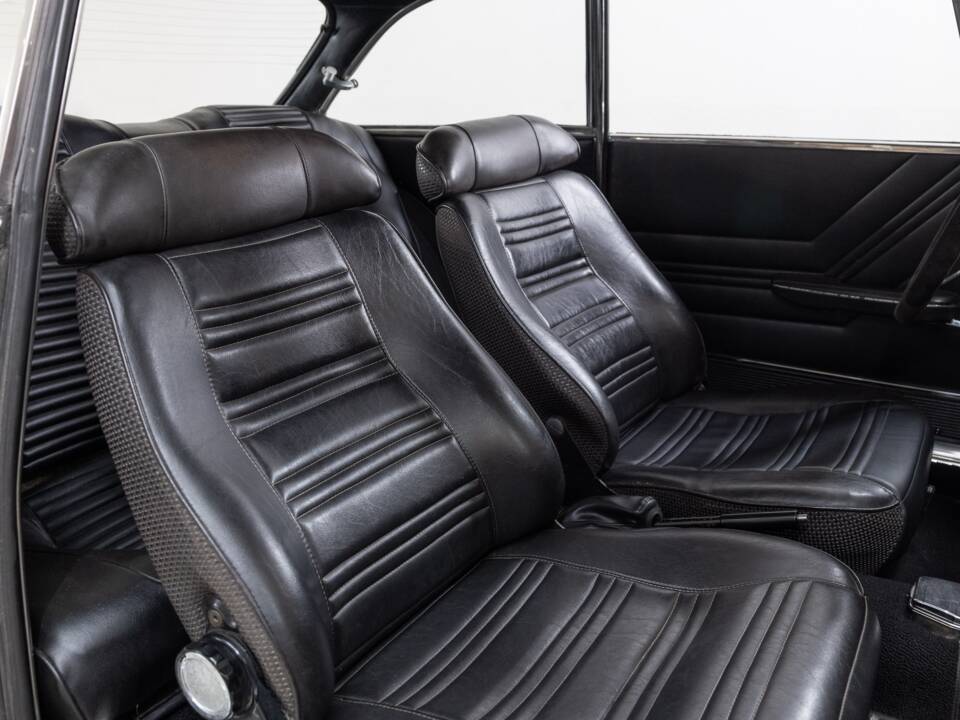 Imagen 19/36 de Alfa Romeo Giulia 1600 GT Junior (1973)