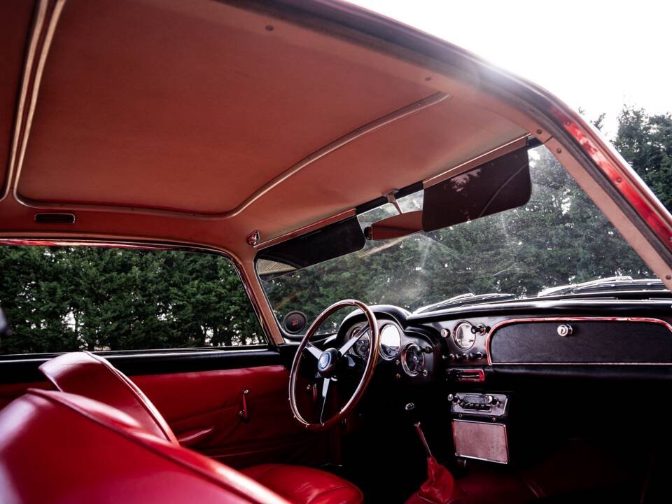 Afbeelding 27/46 van Aston Martin DB 4 (1962)